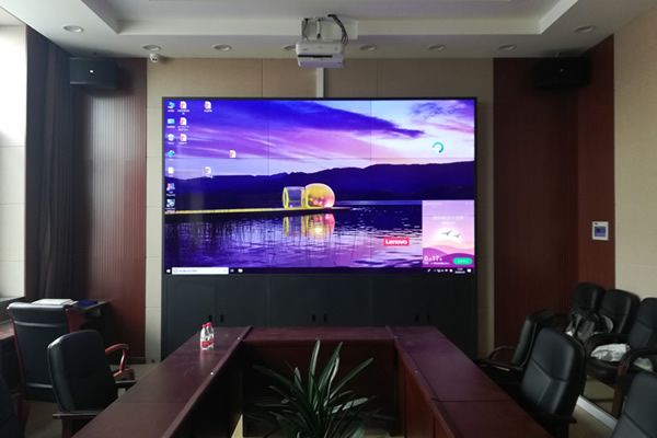 現(xiàn)代會議室使用哪種顯示大屏比較好？