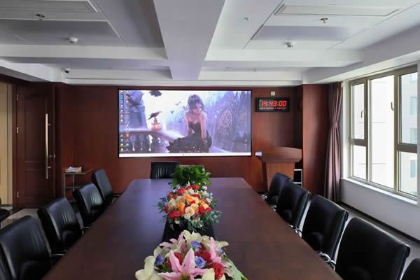 會議室使用LED顯示屏好還是液晶拼接屏好，會議室顯示大屏解決方案