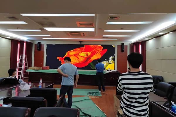 會議室大屏尺寸要多大合適？