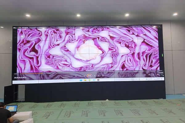 會(huì)議室高清大屏用LCD拼接屏好還是COB顯示屏好？